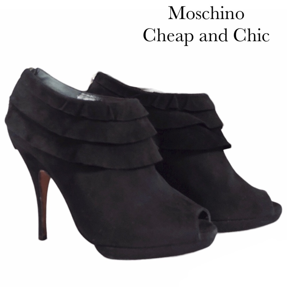 Moschino Cheap & Chic Black suede heels